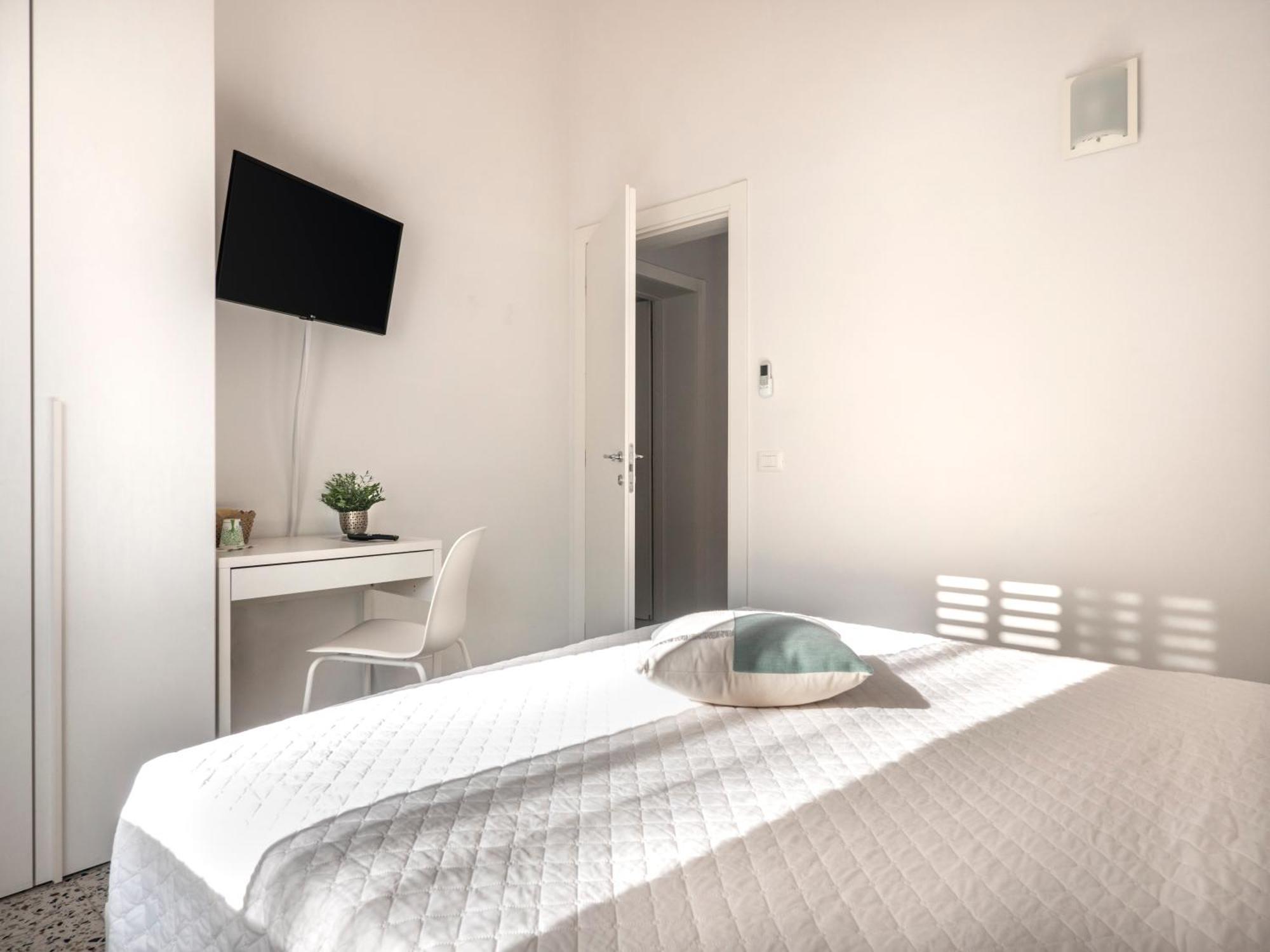 Zuara9Room Rimini Exterior foto